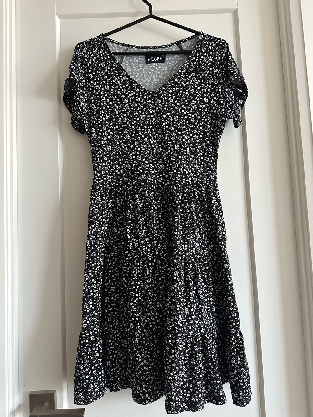Pieces Black Floral V-Neck Tiered Midi Dress